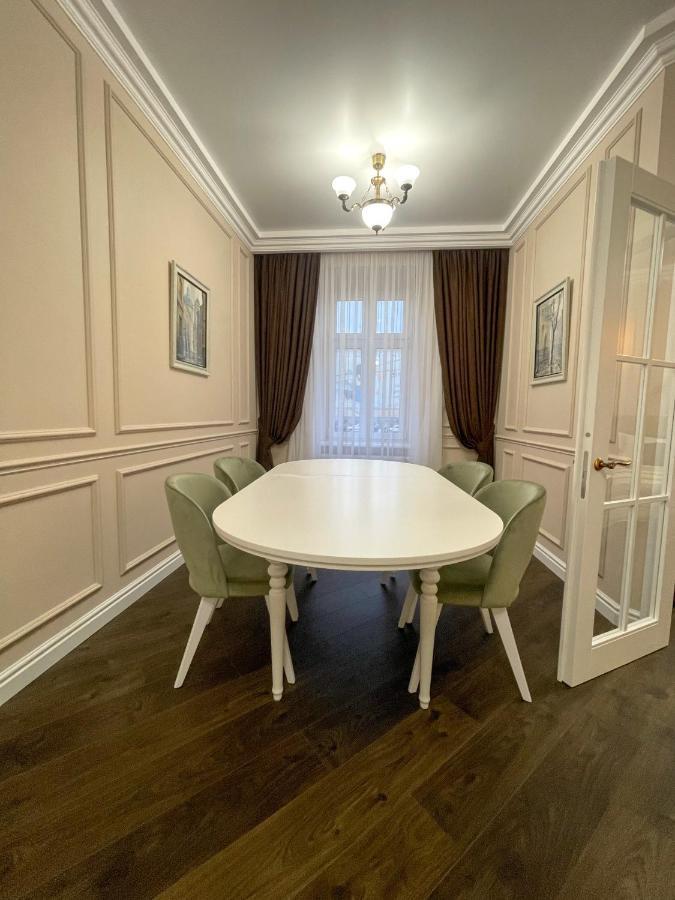 Apartment 39 Svobody Avenue Lviv Luaran gambar