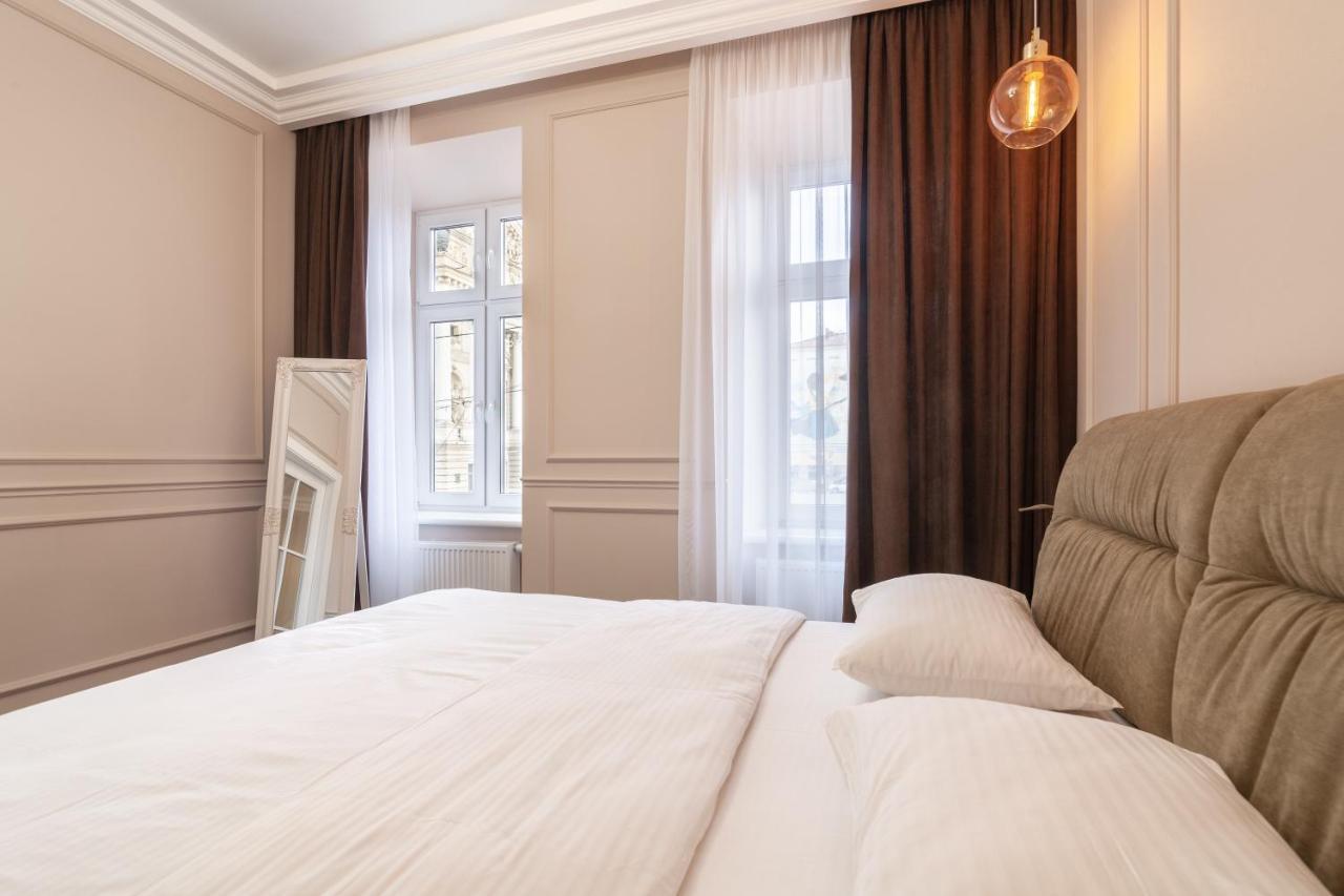 Apartment 39 Svobody Avenue Lviv Luaran gambar